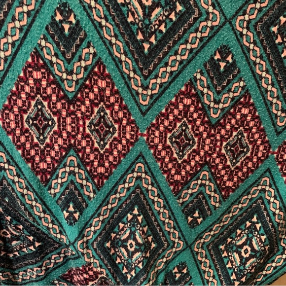 Vanity Geometric Tribal Lace Kimono Cardigan Short Sleeves - Picture 4 of 8